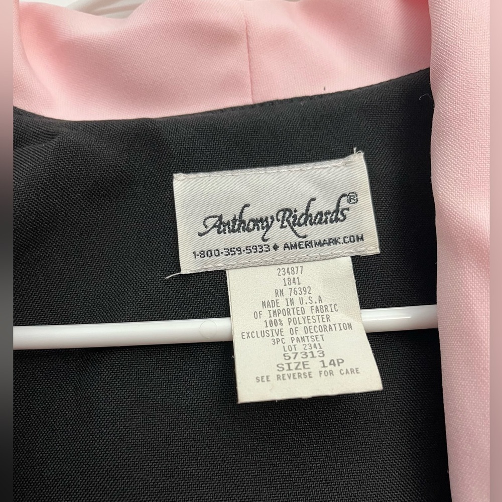 Anthony Richards 2 Piece Set -Black Jacket & Pin Blouse with floral embroidery - Picture 5 of 8